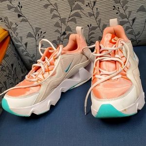 Gently used nike trainers